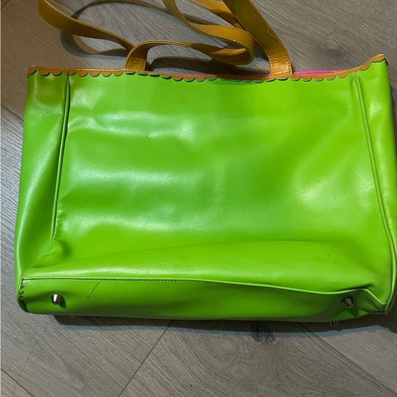 Fluff Green Tote with Artistic Shoe Design - Picture 3 of 4